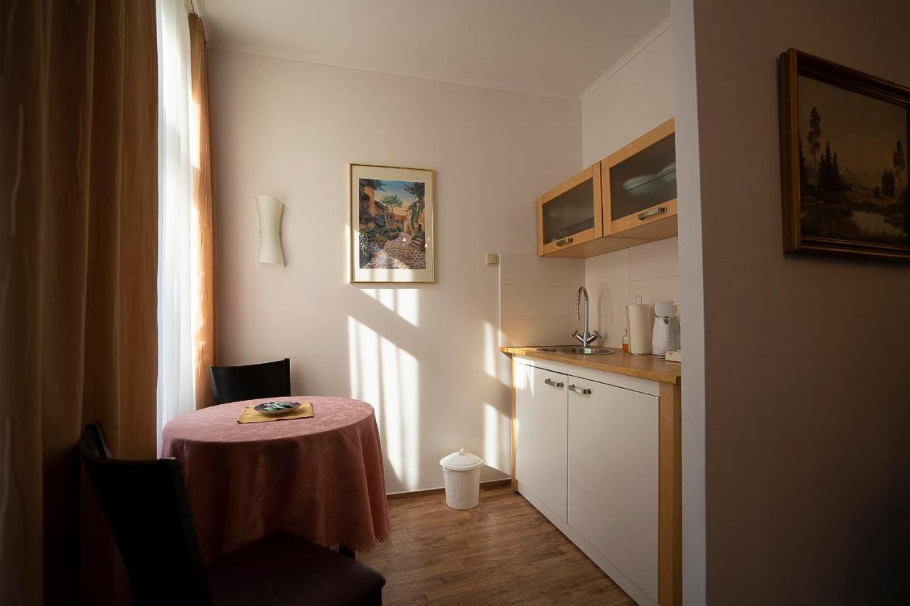 Pension Am Dom Schwerin  Esterno foto